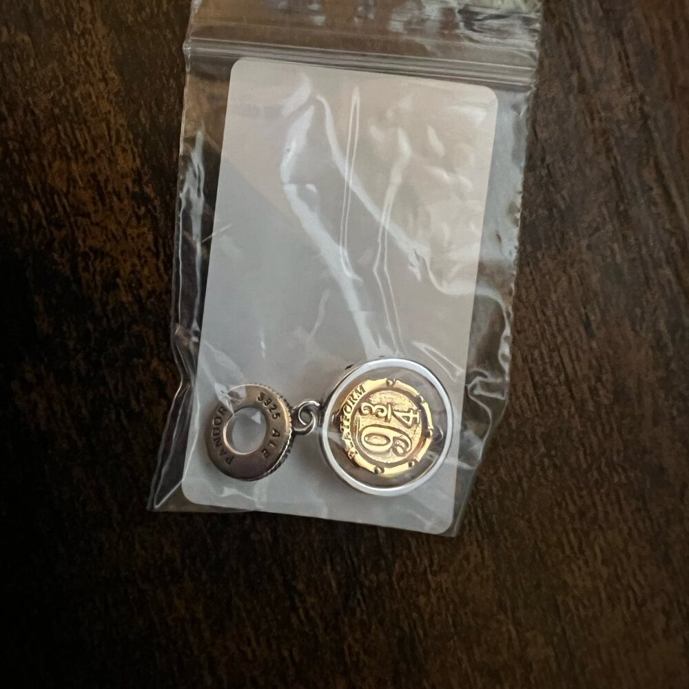 Brand New Retired Pandora x Harry Potter 9 3/4 Hedwig Spinning Dangle Charm - Picture 10 of 16